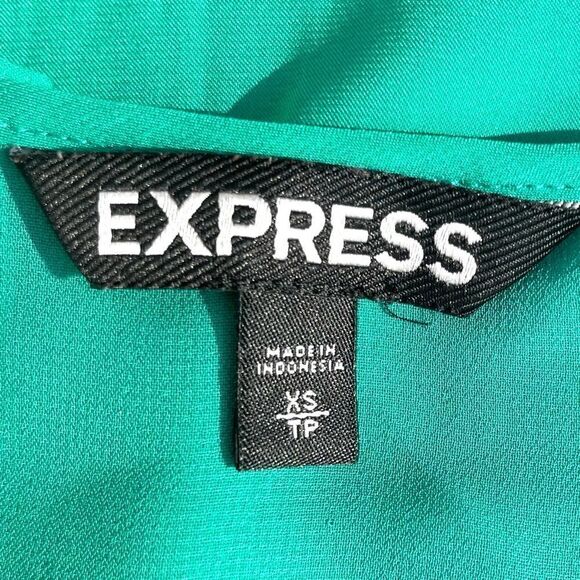 🍍3/$15🍍 Express Mesh Cutout 3/4 Sleeve Blouse - Picture 7 of 9